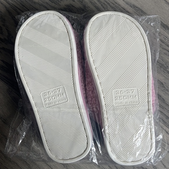 Pink Donald Duck Slippers（not disney - Picture 2 of 2